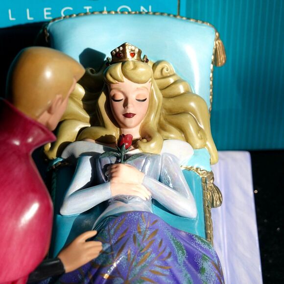 RARE WDCC DISNEY Sleeping Beauty Love's First Kiss w/BOX & COA 623/1959 #1217923 - Picture 3 of 16